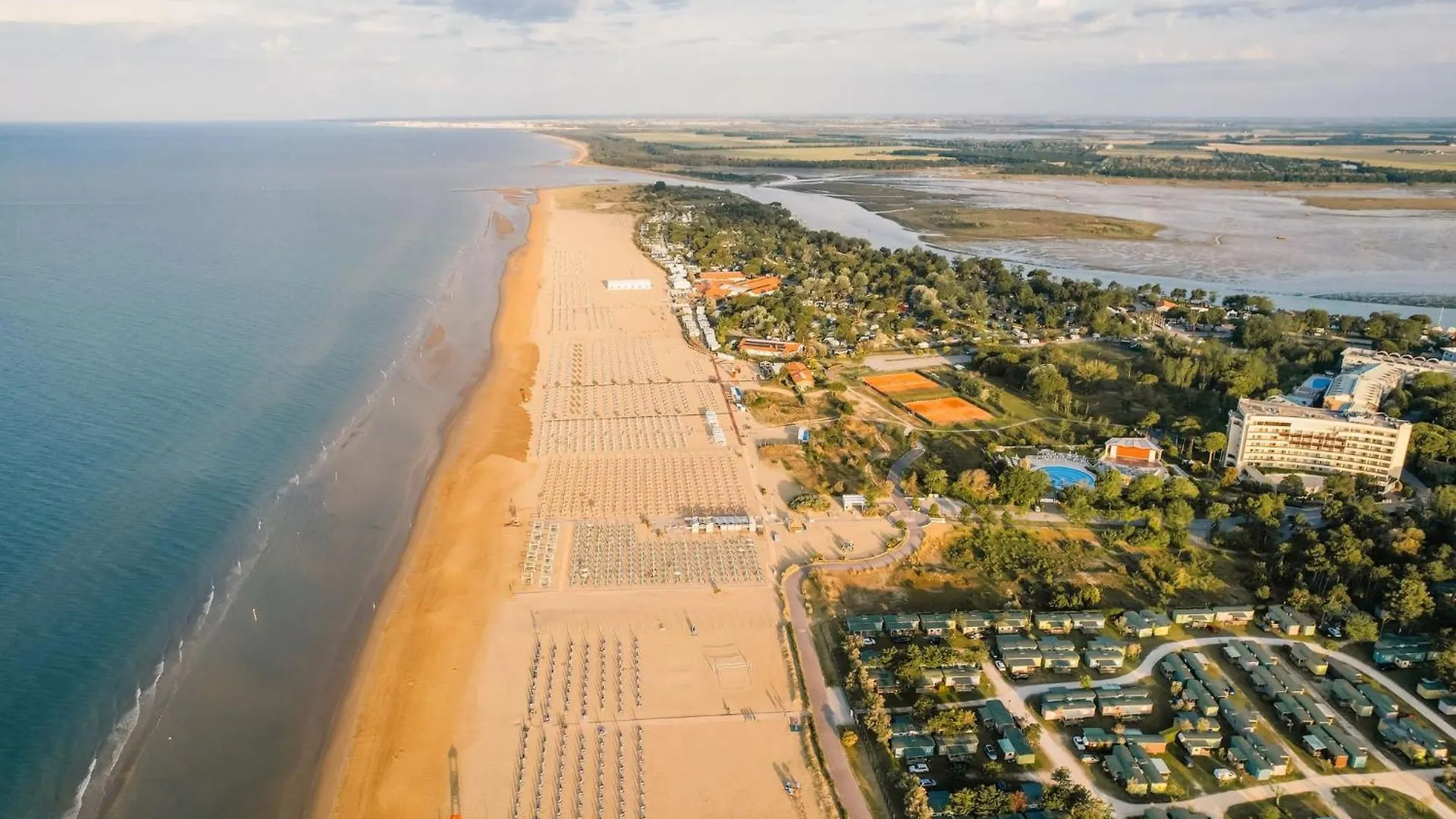 Two-Bedroom Villa In Bibione Pineda - Beahost Italy